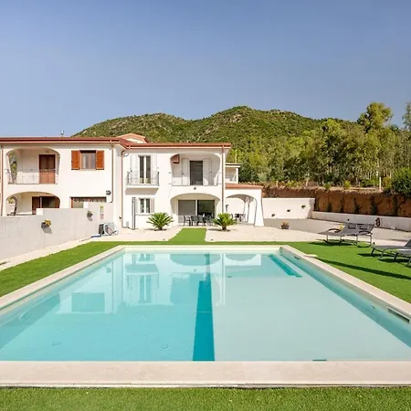 Milena -piscina Solo Per Voi * Cardedu